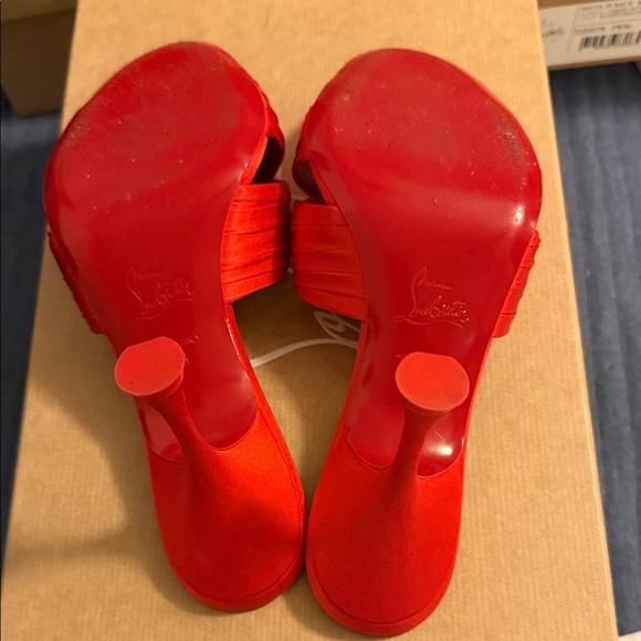 Christian Louboutin Bold Red Heels - Picture 4 of 6